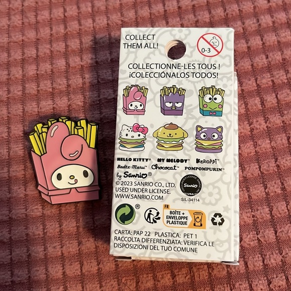My Melody French fries Loungefly x Hello Kitty and Friends blind box pin - Picture 2 of 3